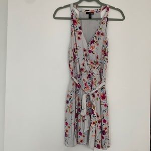 AQUA Floral dress size M with tie
